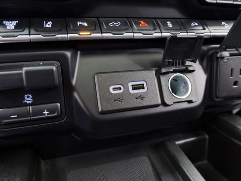 Used 2021 GMC Sierra 2500 Denali w/ Denali Ultimate Package AWD/4WD image 28