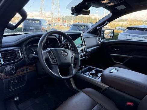 Used 2024 Nissan Titan Platinum Reserve w/ Moonroof Package image 17