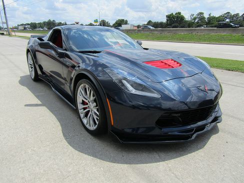 Used 2016 Chevrolet Corvette Z06 w/ 2LZ Preferred Equipment Group RWD image 3