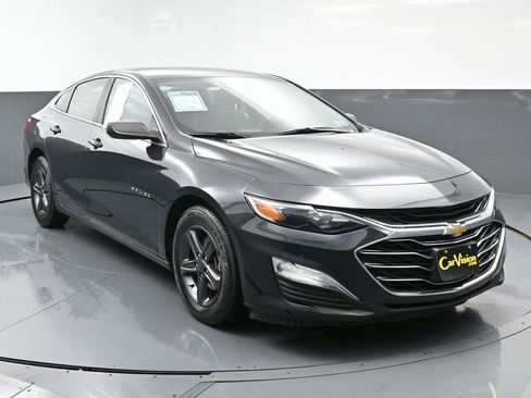 Used 2023 Chevrolet Malibu LS image 3