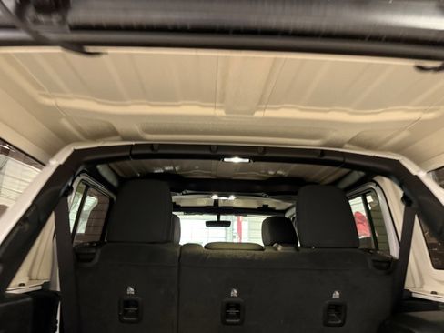 Used 2022 Jeep Wrangler Unlimited Sport image 41