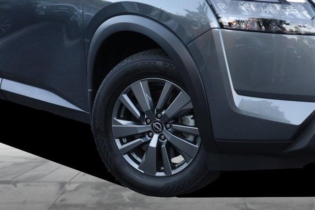 Certified 2025 Nissan Pathfinder SV w/ SV Premium Package AWD/4WD image 3