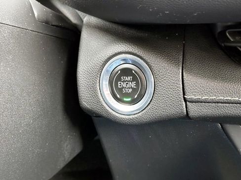 Used 2021 Buick Envision Essence w/ Technology Package I FWD image 30