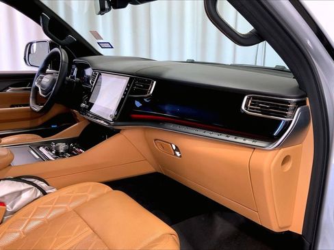 Used 2024 Jeep Grand Wagoneer L Series III w/ Rear Seat Video Group 1 AWD/4WD image 28