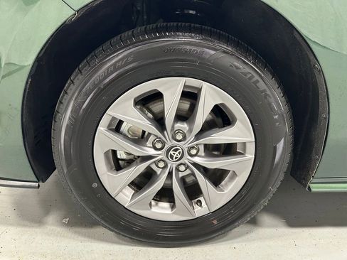 Used 2025 Toyota Sienna LE image 67