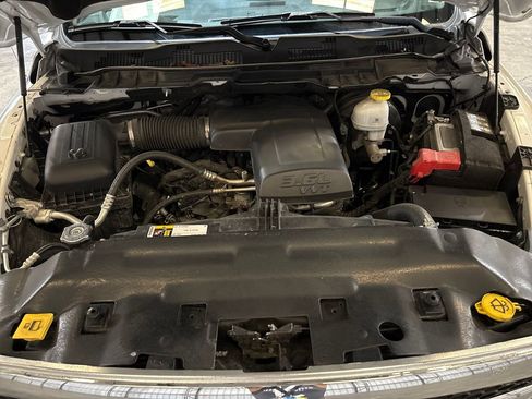 Used 2024 RAM 1500 Classic SLT AWD/4WD image 28