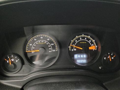 Used 2014 Jeep Patriot Latitude w/ Sun/Sound Group AWD/4WD image 23