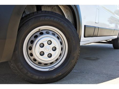 Used 2024 RAM ProMaster 2500 w/ Convenience Group image 27