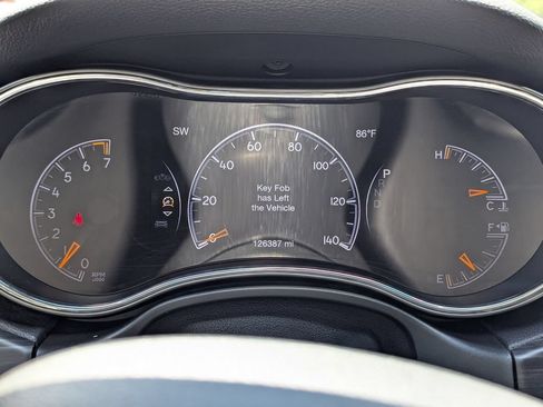 Used 2020 Jeep Grand Cherokee Altitude AWD/4WD image 13