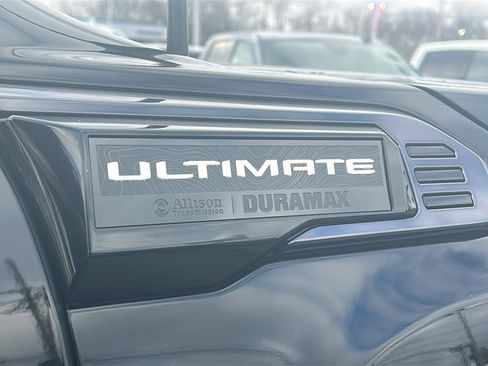 Used 2024 GMC Sierra 2500 Denali Ultimate w/ Snow Plow Prep/Camper Package image 9