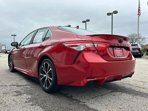 Used 2020 Toyota Camry SE image 3