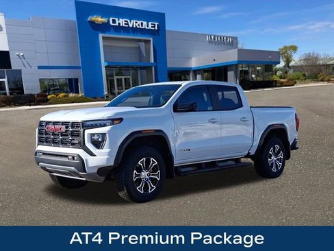 Used 2024 GMC Canyon AT4 w/ AT4 Premium Package image 4