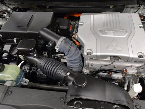 Used 2021 Mitsubishi Outlander LE image 30