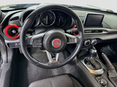 Used 2017 FIAT 124 Spider Classica RWD image 2