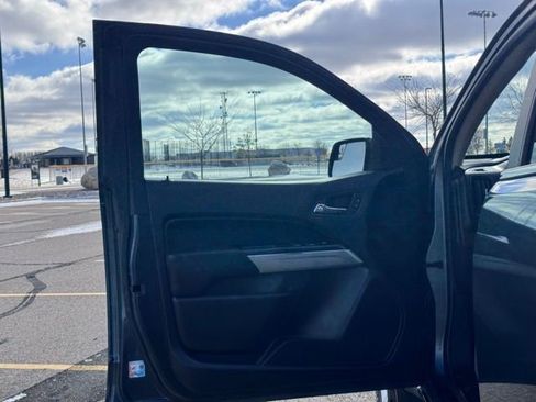 Used 2015 Chevrolet Colorado LT image 4