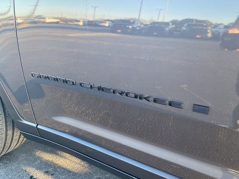 New 2025 Jeep Grand Cherokee Limited image 46