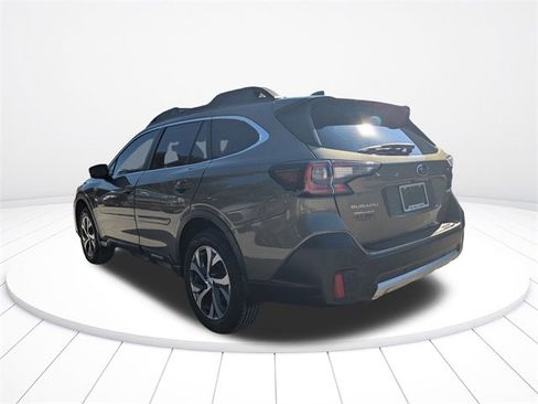 Used 2021 Subaru Outback Limited image 6