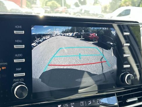 Used 2021 Toyota Sienna XLE w/ XLE Plus Package FWD image 40