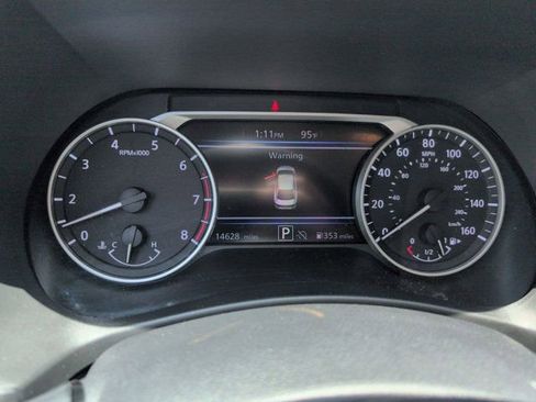 Used 2025 Nissan Sentra SV FWD image 16