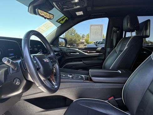 Used 2021 Cadillac Escalade Premium Luxury AWD/4WD image 22