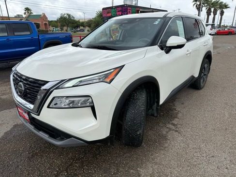 Certified 2021 Nissan Rogue SV image 3