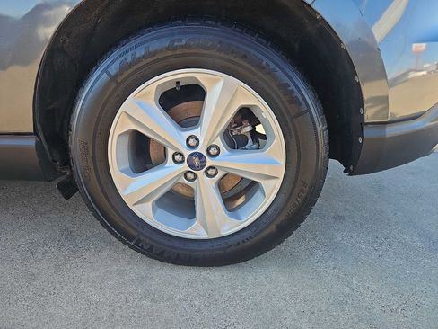 Used 2018 Ford Edge SE image 13