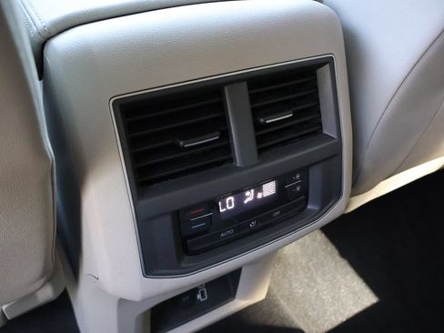 Used 2019 Volkswagen Atlas SE w/ Towing Package AWD/4WD image 13