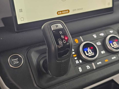Used 2025 Land Rover Defender 110 X-Dynamic SE image 30