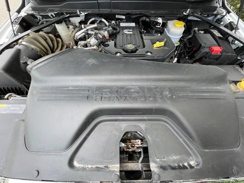 Used 2025 RAM 2500 Laramie AWD/4WD image 33