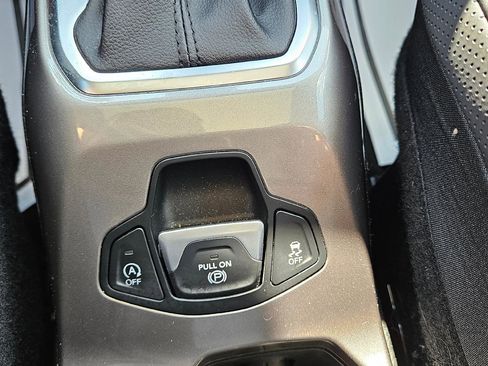 Used 2021 Jeep Renegade Limited w/ Sun & Sound Group image 17