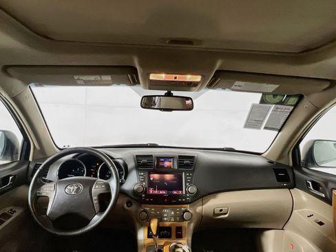Used 2010 Toyota Highlander Limited w/ Extra Value Pkg 3 AWD/4WD image 30