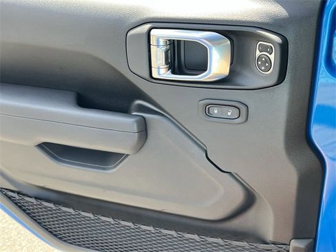 New 2025 Jeep Gladiator Sport image 29