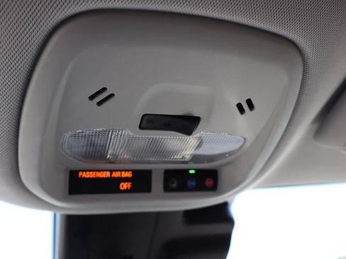 New 2026 Chevrolet Trax LT w/ LT Convenience Package FWD image 18
