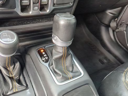 Used 2021 Jeep Wrangler Unlimited Sahara image 55