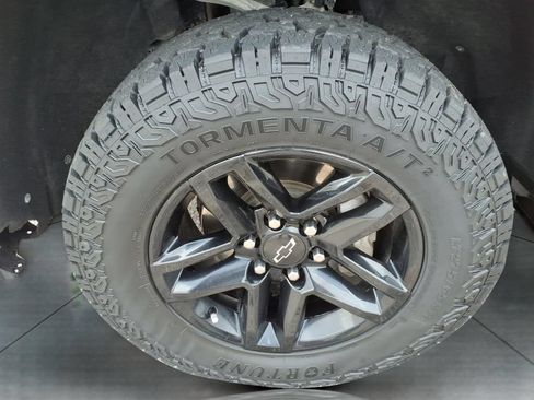 Used 2021 Chevrolet Silverado 1500 LT Trail Boss AWD/4WD image 9