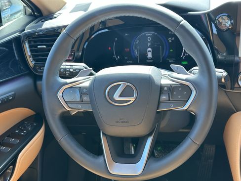Used 2025 Lexus NX 350h AWD w/ Premium Package image 25