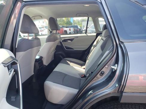 Used 2022 Toyota RAV4 XLE image 12