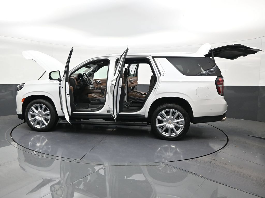 Used 2023 Chevrolet Tahoe High Country w/ Advanced Technology Package RWD image 30
