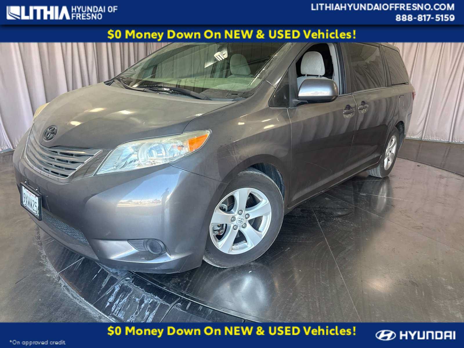 Used 2016 Toyota Sienna LE FWD image 1