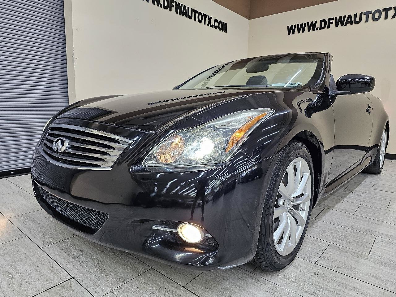 Used 2013 INFINITI G37 Convertible w/ Premium Pkg RWD image 2