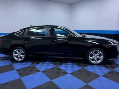 Certified 2023 Honda Accord LX image 9