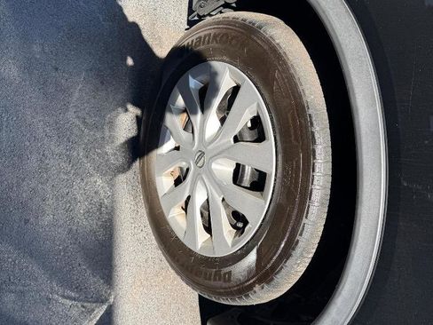 Used 2020 Nissan Rogue S FWD image 7