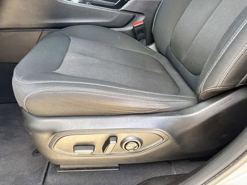 Used 2024 Jeep Grand Cherokee L Laredo RWD image 28