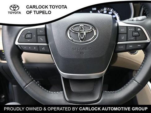 Used 2023 Toyota Highlander XLE image 18