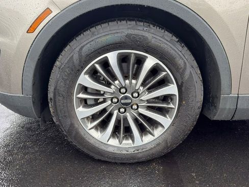 Used 2019 Lincoln Nautilus Select AWD/4WD image 8
