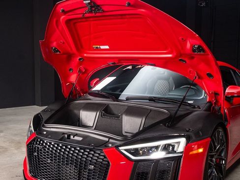 Used 2017 Audi R8 V10 w/ Carbon Exterior Package AWD/4WD image 11