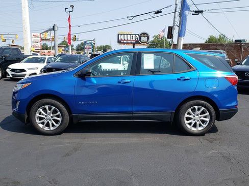Used 2019 Chevrolet Equinox LS AWD/4WD image 4