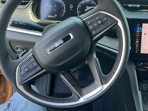 New 2026 Jeep Grand Cherokee Limited AWD/4WD image 12