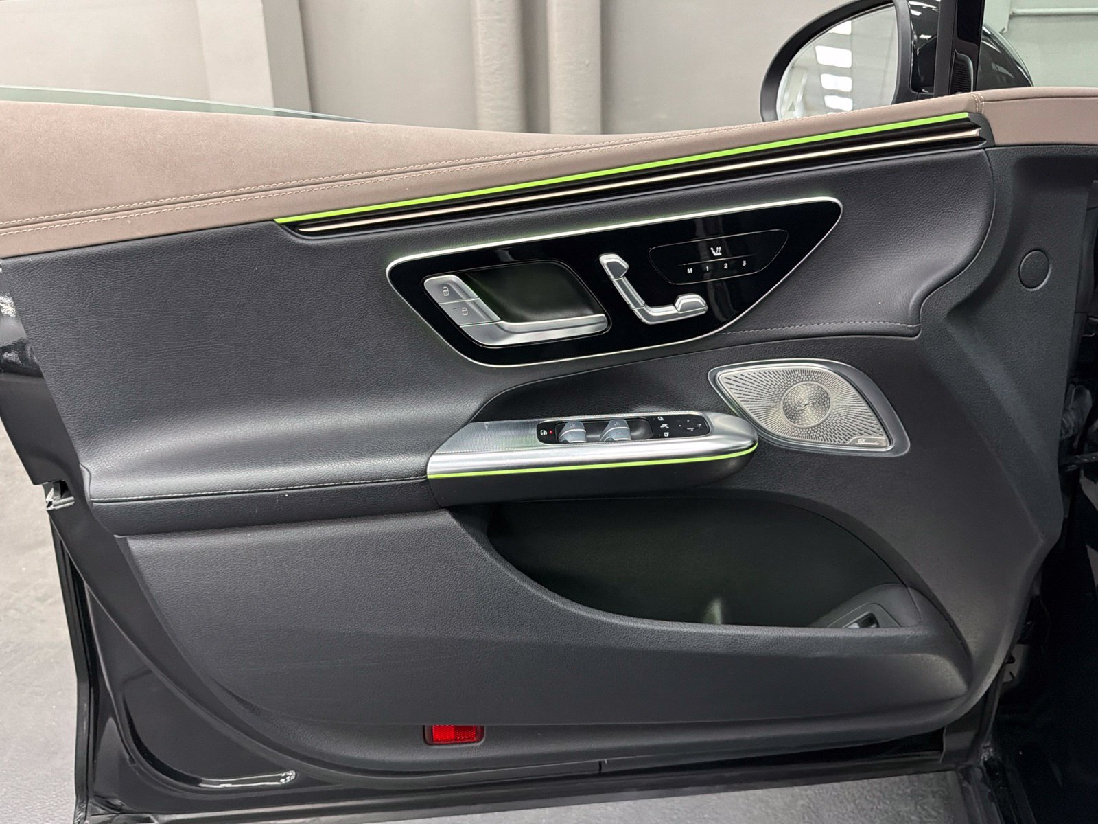 Used 2023 Mercedes-Benz EQE 500 4MATIC Sedan image 20