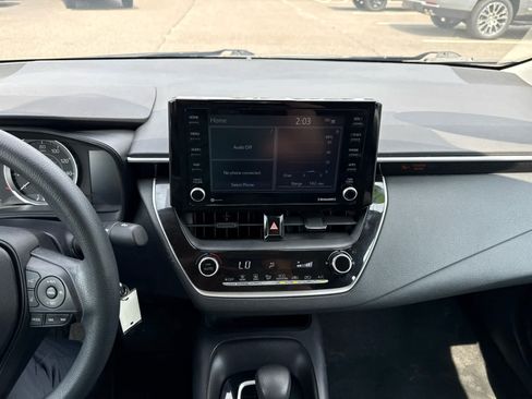 Used 2022 Toyota Corolla LE FWD image 17